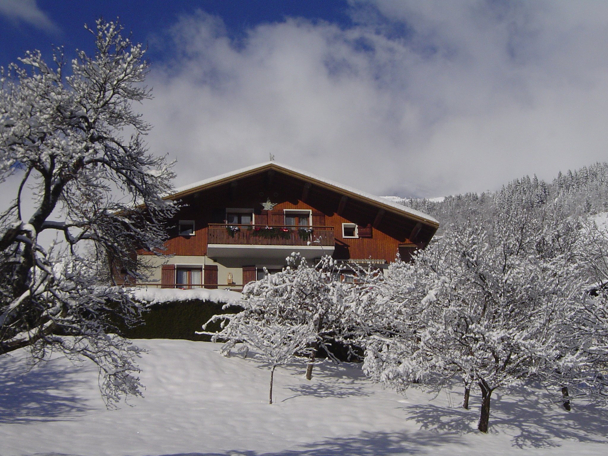 Entre lac d'Annecy et les stations de ski de La Clusaz et du Grand Bornand
