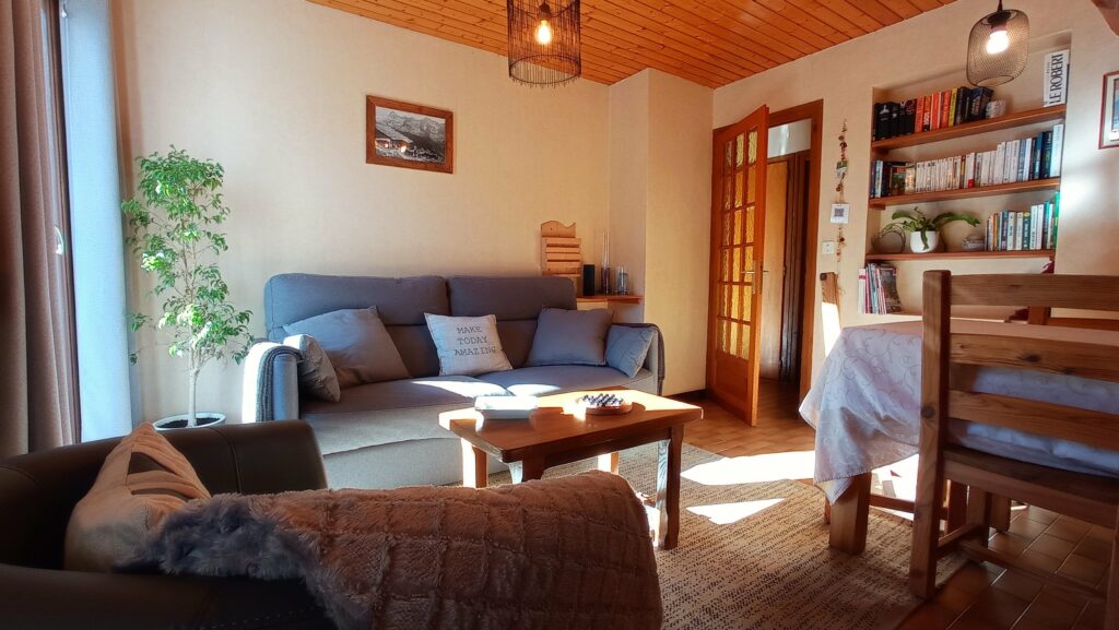 LES PERVENCHES, GITE 6 PERSONNES, 3 CHAMBRES