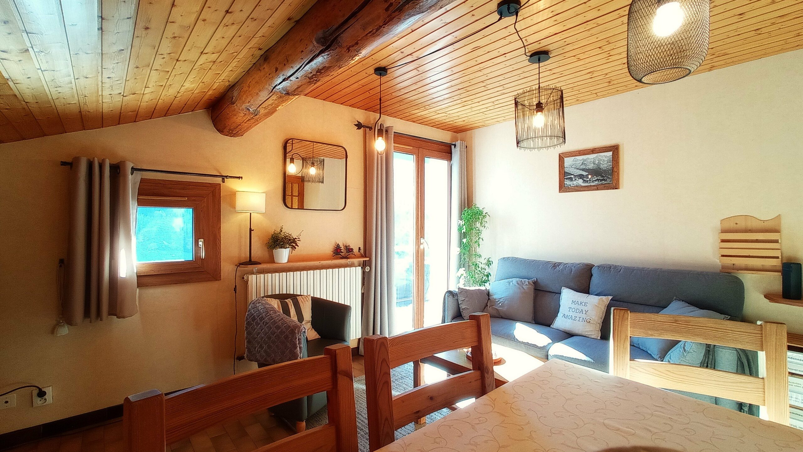 Accès au balcon depuis séjour